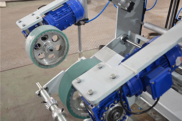 Plastic slitting machine